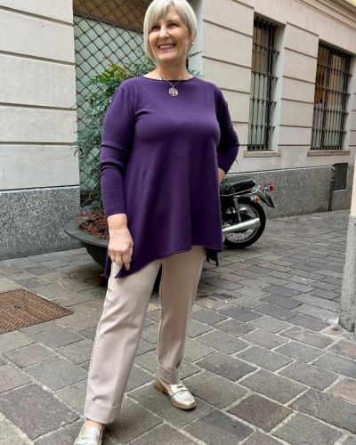 Maglia over con punte laterali viola 